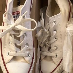 Vintage look all White Converse “dirty”